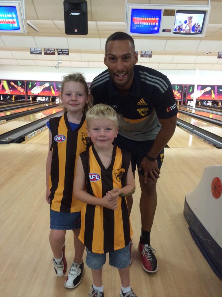 greatbar's tweet image. massive thanks to @HawthornFC @joshgibson06 and Starlight for making a very special day for my sick son