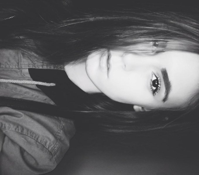 Watch Amberleigh West's leaked NSFW photo on TwXstars