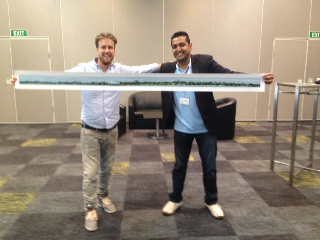 DarrynLyons's tweet photo. "@Geelong_Mayor @hishfernando  @GreaterGeelong Leg of the world's longest picture http://t.co/CFTH1xKEoF #uncon15 http://t.co/Z31RisvzaM"