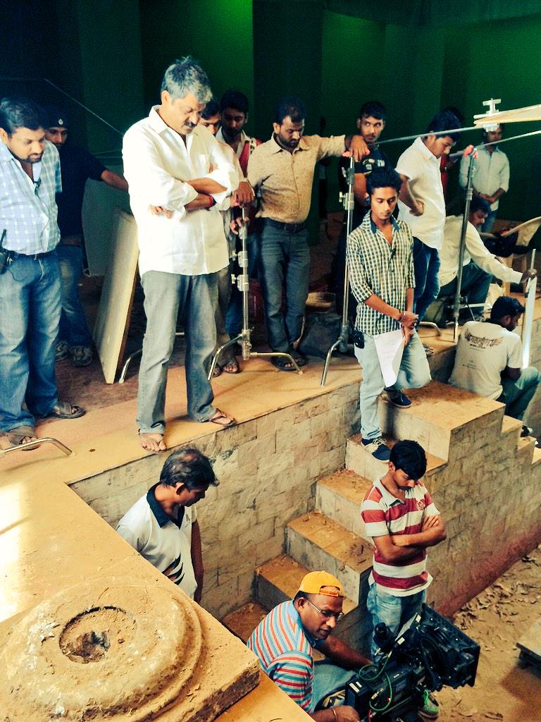 We are already rolling! Have a nice day!
#onset #BehindTheScenes #Mahakumbh