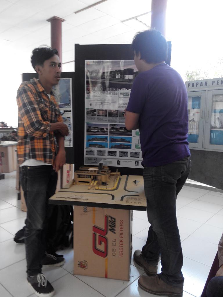 Arsitektur itu, ketika sistem Pemikiran dan sistem Teknis berkonfigurasi dalam komposisi bentuk.