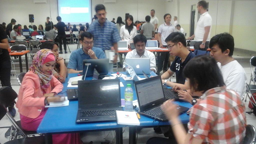 GEG_WestJakarta's tweet photo. The violet team #gegwjtraining http://t.co/KS04yPvSDu