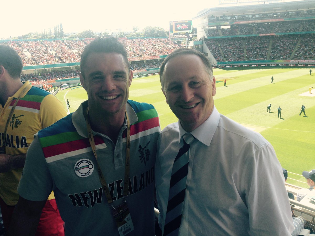 RtHon_JohnKey's tweet photo. Good to catch up with another keen @BLACKCAPS fan, @DanCarter http://t.co/dCwzOwtHrd