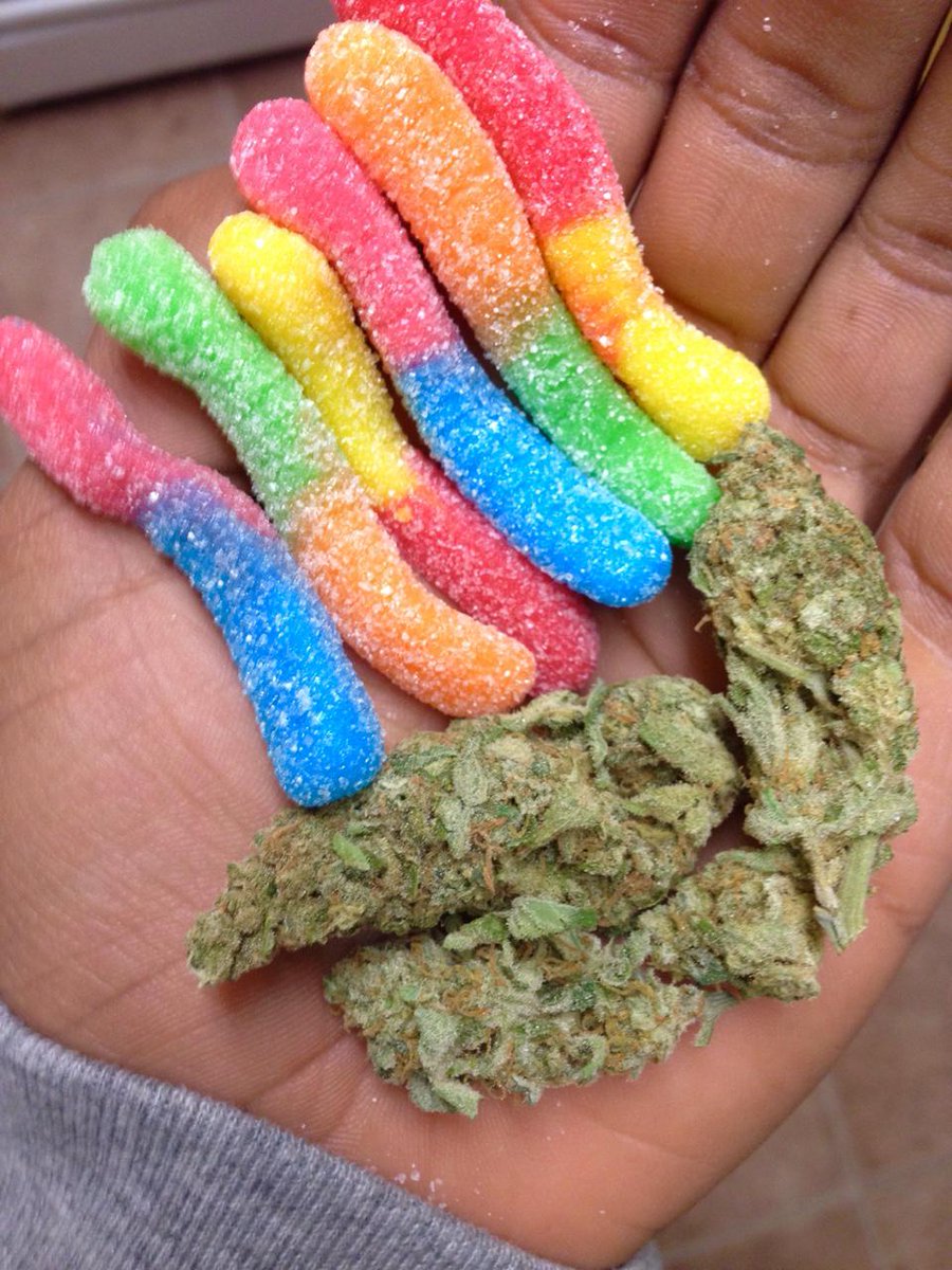 WhenUHigh's tweet image. Worms and Weeds