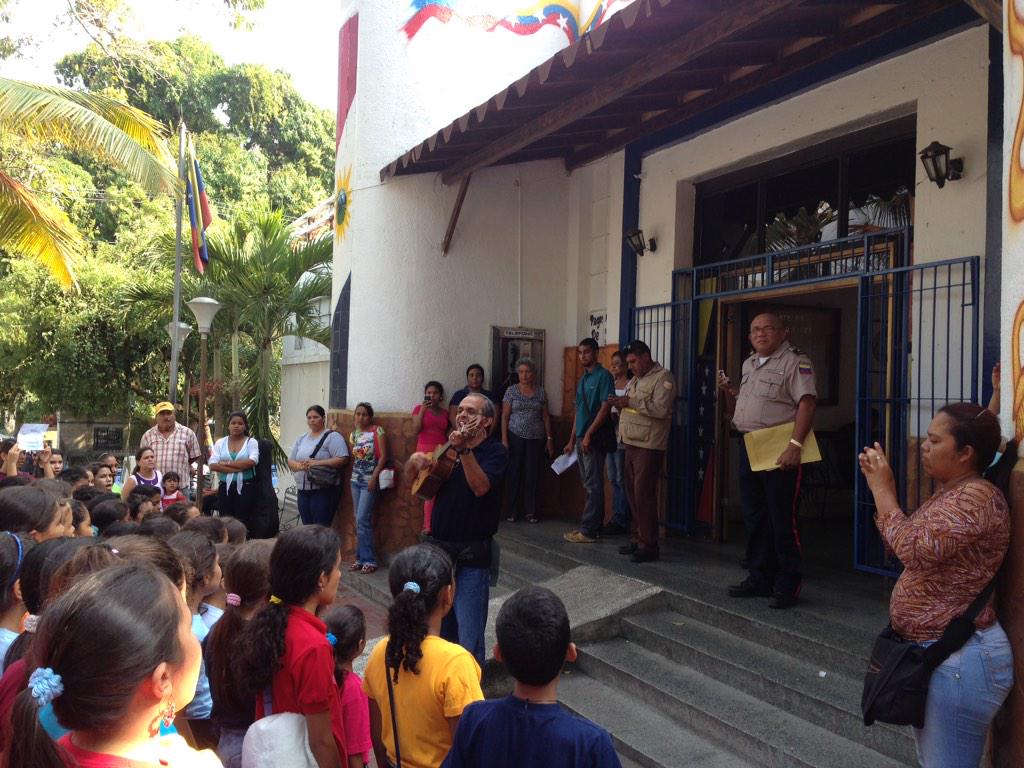 Coro juvenil y pequeños cantores en la sede de tránsito de san Felipe #ElSistemaCumple40 <a href="/SistemaYaracuy/">el sistema yaracuy</a>