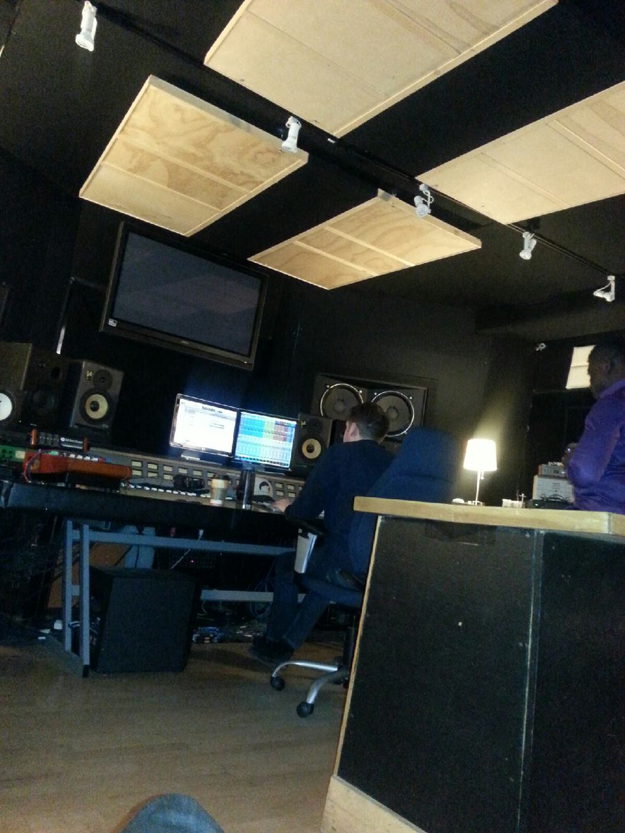 Theizik5's tweet image. Recording #NewAlbum