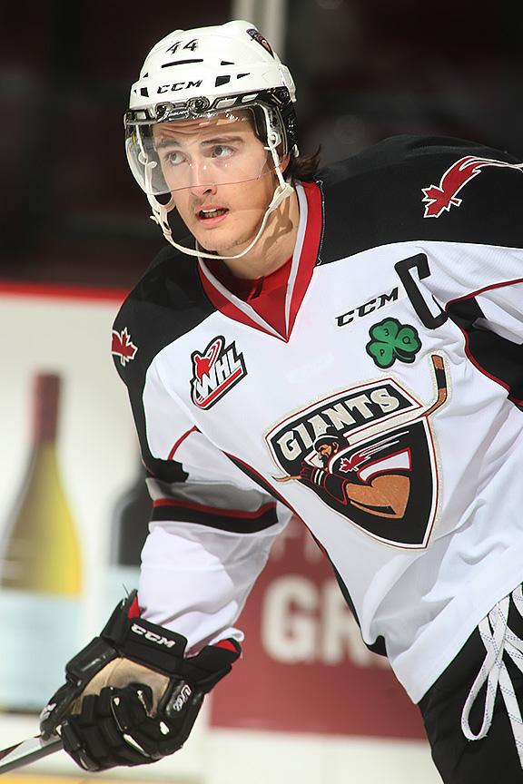 cjrelke's tweet photo. Wearing a freshly applied C for your @WHLGiants is @mdoggy44.
#looksgoodonUGeerts #missinsomesward @d_sward9 http://t.co/0KDk2tKJQf