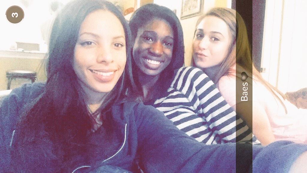 Laurashelyy's tweet photo. 💞 http://t.co/kJGv940jS2