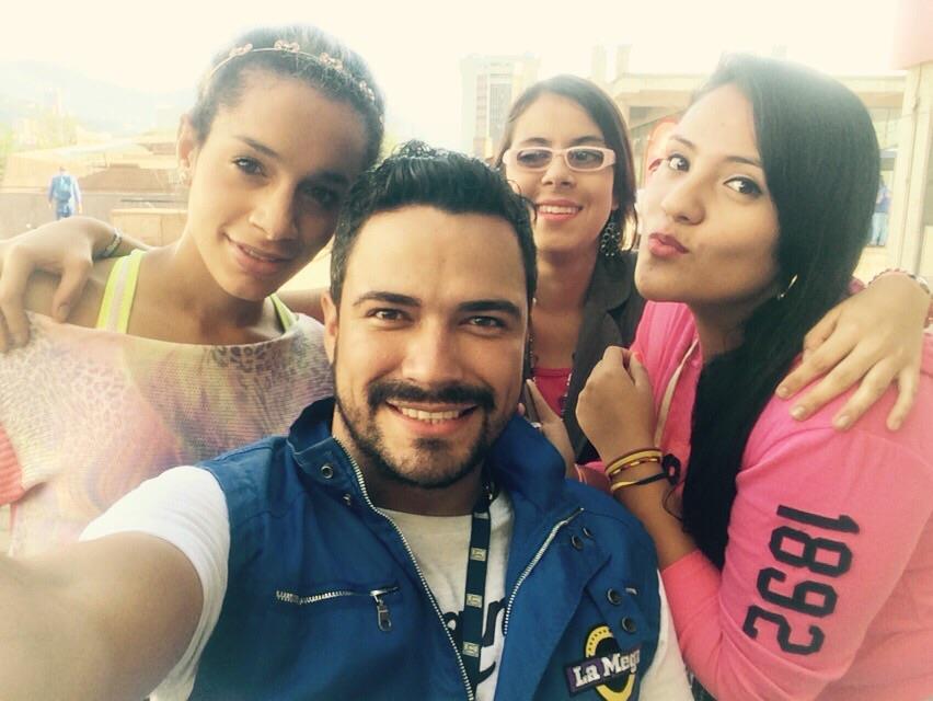 FansDohoOficial's tweet photo. @Estefa_flak92 @SebasCuadros @edithchaverra07 http://t.co/7yKprQa5Ox