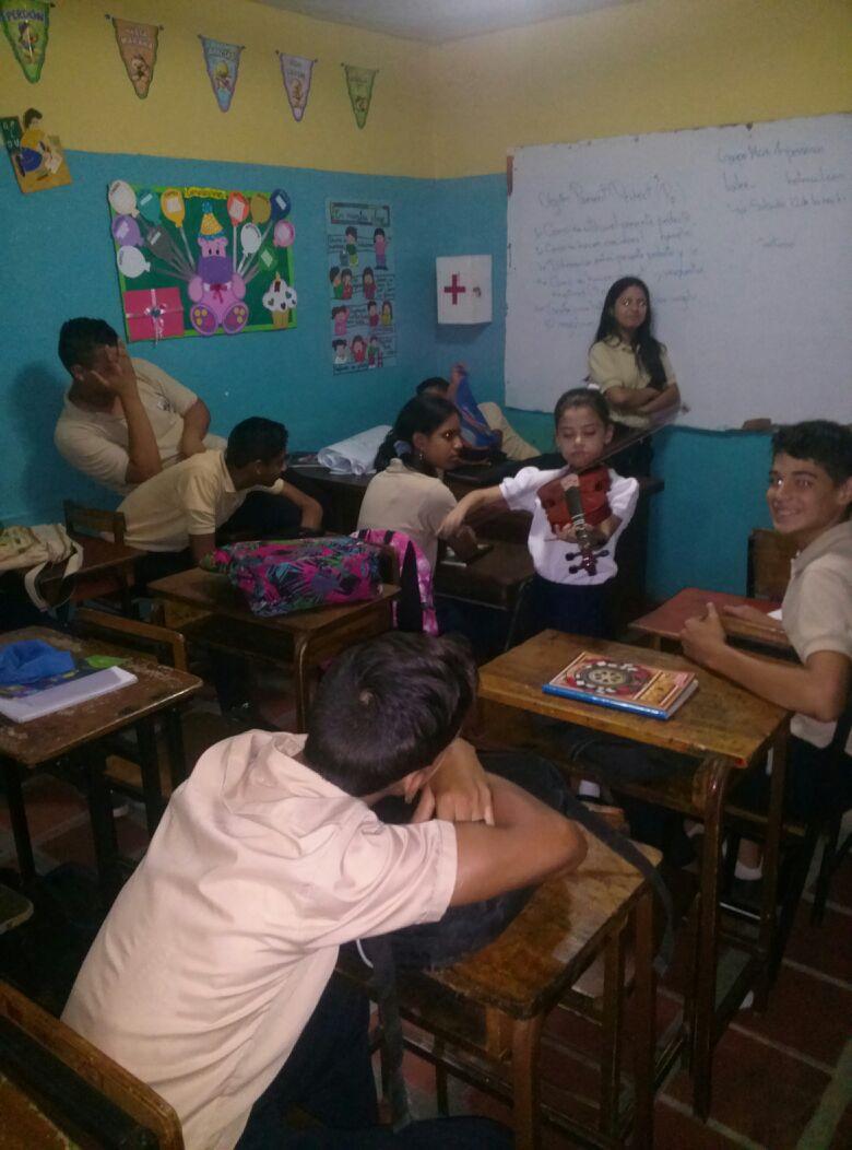 #06 Johelys Suarez Iniciacion Violin #Elsistemacumple40 #yosoyelsistema #TocarCantaryLuchar <a href="/elsistema/">El Sistema</a> <a href="/NucleoLags/">Núcleo Lagunillas</a>
