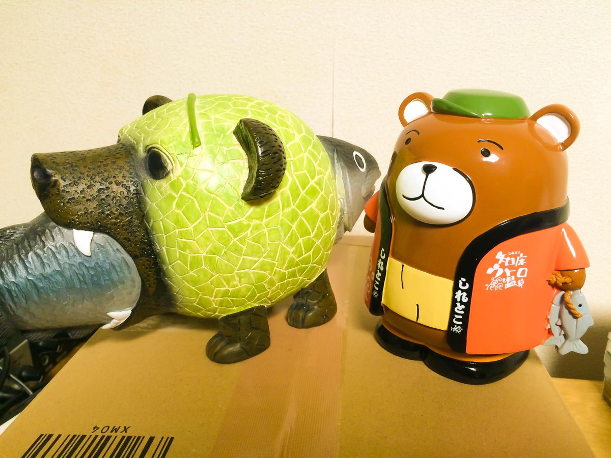 Laufen克 夕張のゆるキャラ メロン熊 と 知床ウトロ温泉のゆるキャラ くま吾郎さん 同じ熊のはずなんですが Http T Co Ftebtj2lk6