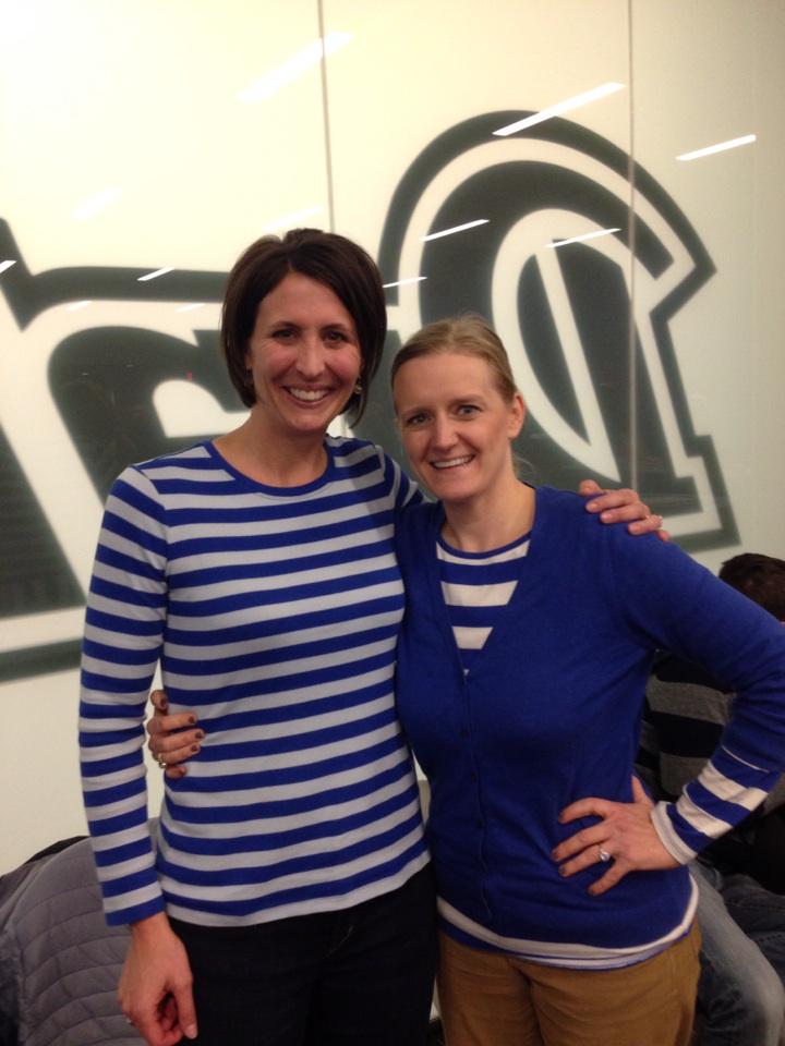 ADMeganFranklin's tweet photo. Hanging with Drake WBB legend @lmbrinkmeyer at Drake Bulldog Club watch party! #bluestripes #AllAboutThatDrake http://t.co/QGUCiOfHwv