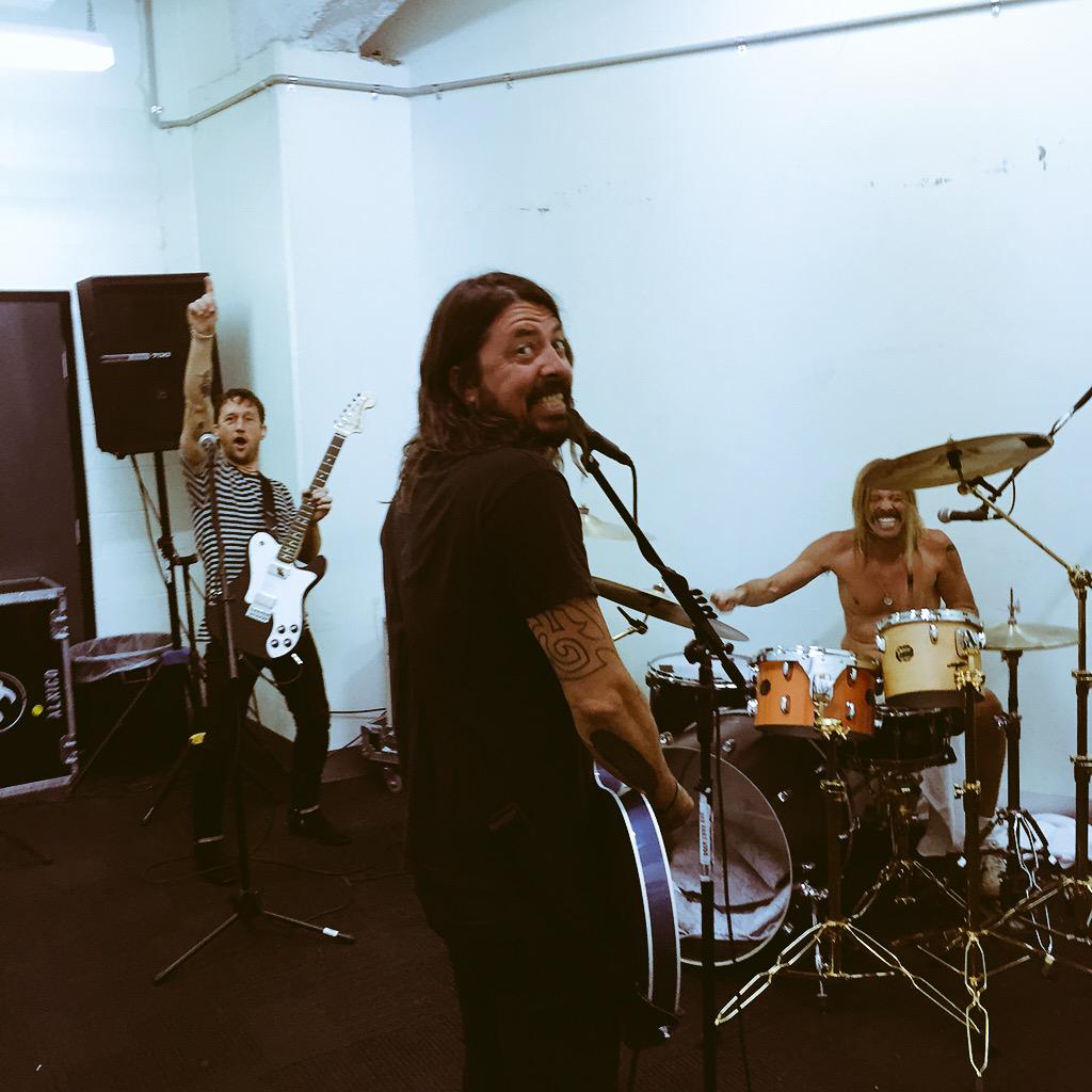 Taylor Hawkins Hair tweet media