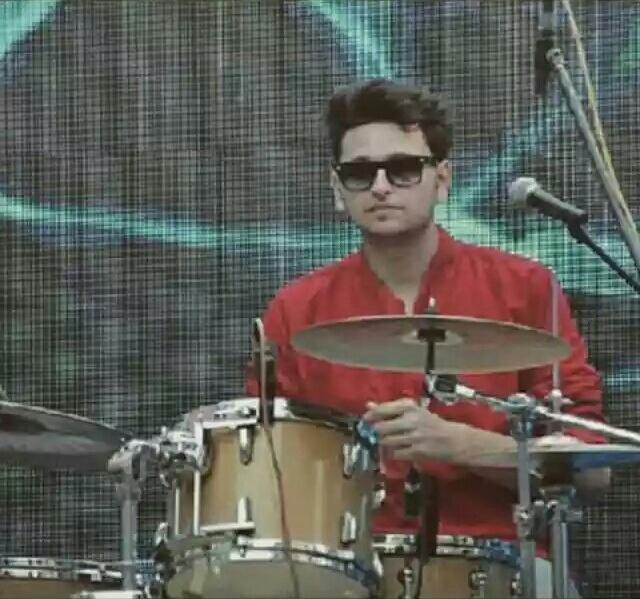 ChinmayRoyOfc's tweet photo. @ChinmayRoyDz at #Calcutta concert pic #He #Is #look #Soooooo #Hooottt #Chinu #Cutie... @ChinmayRoyDz http://t.co/XGtbDuQXsp