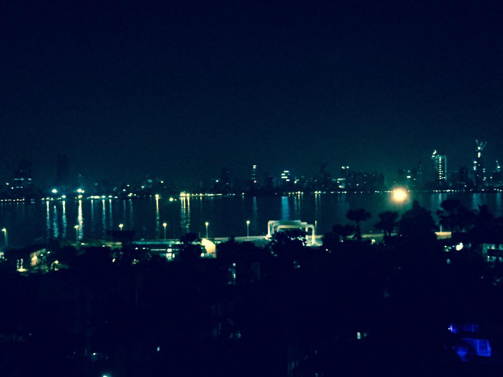 AyeDeeEye's tweet image. Day &amp;amp; night #Mumbai #sameview