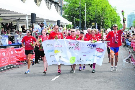 Vriendenteam Fun4Life zet zich in voor het goede doel van #Roparun deweekkrant.nl/pages.php?page… <a href="/RRteam57/">RRteam57</a>