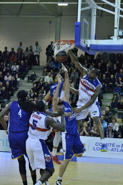 7maqsime7's tweet image. good win @S_Warren24  #posterdunk