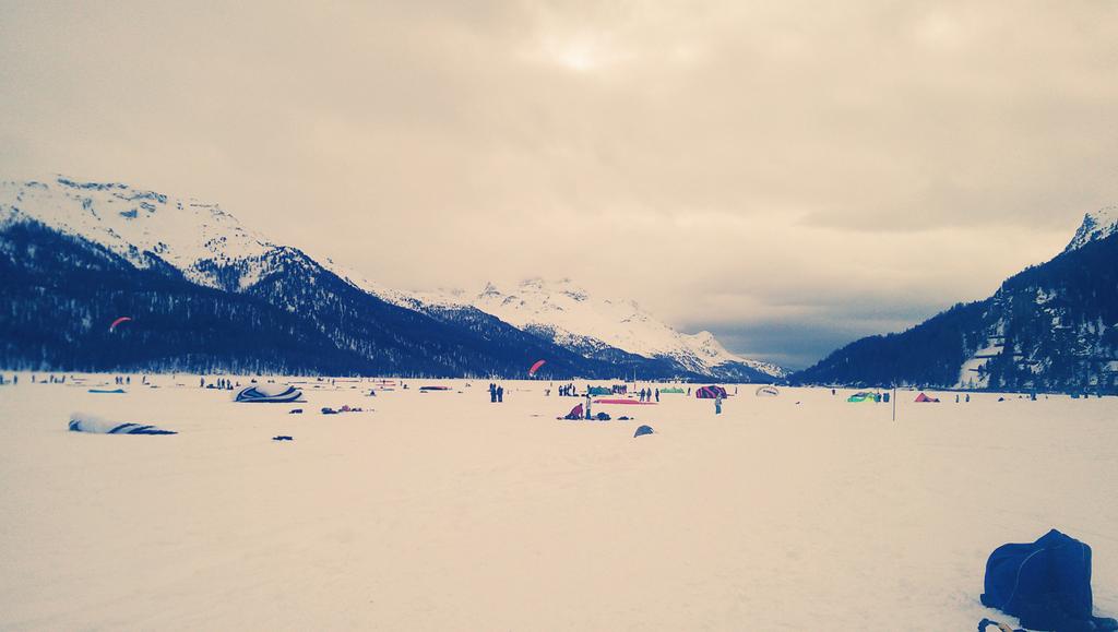 wiesel2008's tweet photo. #snowkiten lake Silvaplana CH http://t.co/4fZiS4YeeM