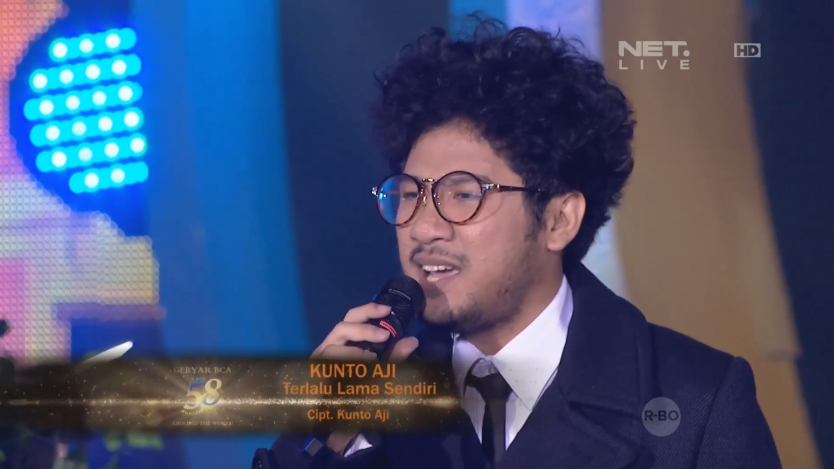 mdtvindonesia's tweet photo. Sudah terlalu lama sendiri, sudah terlalu lama aku asik sendiri @KuntoAjiW #GebyarBCA @GoodLifeBCA #VTBCAKlikPay http://t.co/qO203aU05P