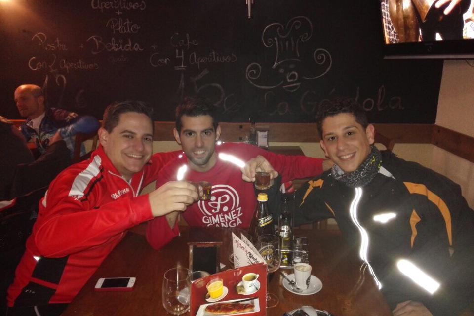 FernandinhoF9's tweet photo. Buen debut de el @eltioroger con @coloraico10 y @FernandinhoF9 camino a Caudete. #Bonete2015 está más cerca!!! http://t.co/j9afqHMO6j