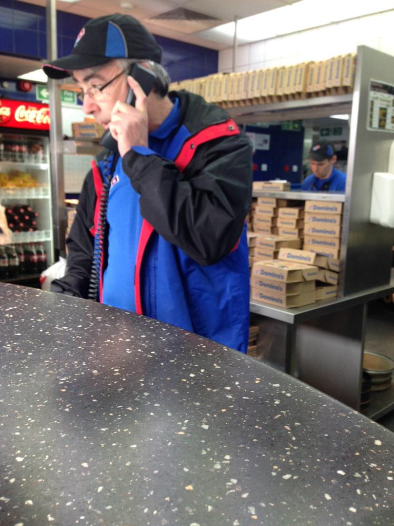 boofdog99's tweet photo. Bloody #DominosPizza  are crap. Order your pizzas and only receive half of them. 😡😡 http://t.co/LmViGQF8OX