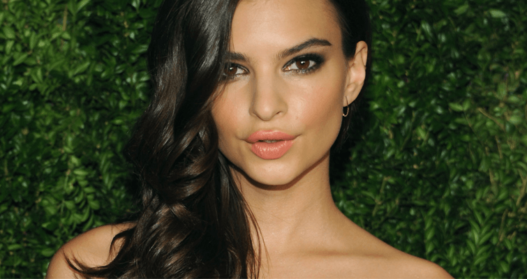 QCelebrities's tweet photo. Emily Ratajkowski - http://t.co/8qUczZmlUX http://t.co/tLmfQUnbyq