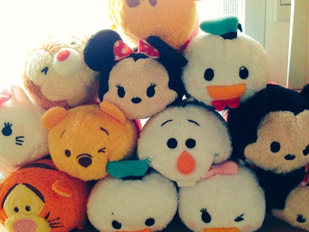 tomita4ori's tweet photo. インストアとかでみんながツムツムくれるもんで、積んでみたら最高にカワイイ空間ができた♡ http://t.co/wPFTm44hR0