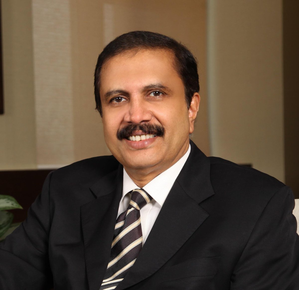 business_kt's tweet photo. #UnionBudget2015  appears to be balanced as well as inclusive, says #AzadMoopen  @khaleejtimes http://t.co/KPMARBuQoU