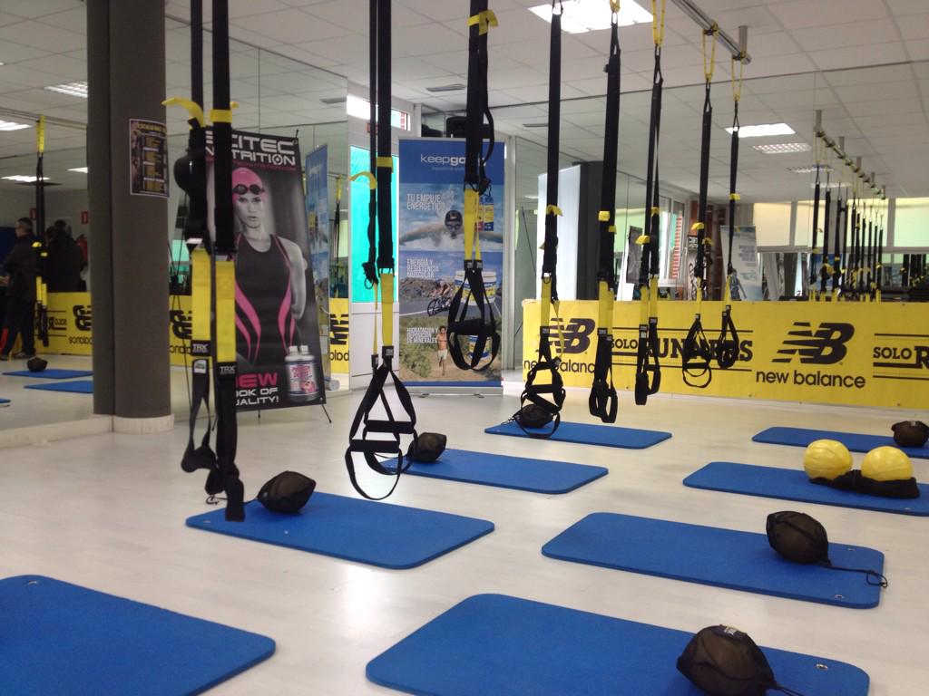 bertomayordomo's tweet photo. Todo listo para el reto trx de bm Estudio de Entrenamiento. #TrxSantander http://t.co/fbX0jdPJAP