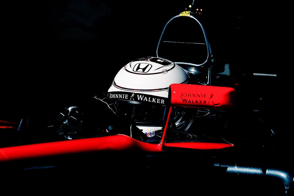McLarenF1's tweet photo. The track's warming up and there's blue skies overhead. 25 laps on the board for  Kev @Circuitcat_eng. http://t.co/GKC64h80Y3