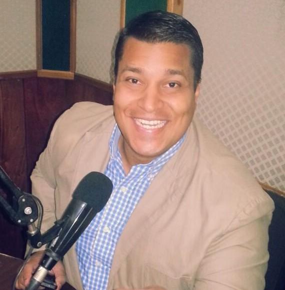 CatedraGaitera's tweet photo. "@EduardoTVRadio: Hoy es mi día favorito, cada sábado nos escuchamos en @TUFM909 http://t.co/k27sv8awGK" ..