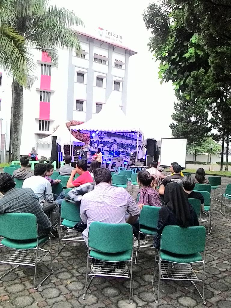 [LT] sdng berlangsung Reuni Akbar MBTI di Kampus Geger Kalong. Buat abang kakak yg msh di jln hati2 &amp; segera merapat