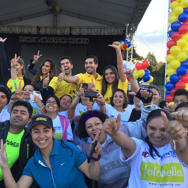 TeletonColombia's tweet photo. Quienes se reportan desde el parque Simón Bolivar? @adrianlara_ #MirateColombia http://t.co/McgQ3gcY0a