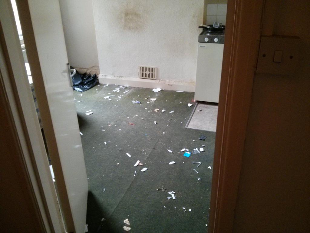 B-7kyNRXIAAJtHh.jpg:large