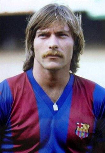 olympia_vintage's tweet photo. Migueli,1980.
Un machote como pocos,de los mejores centrales y con mayor liderazgo de la historia del fútbol español. http://t.co/JNxYsHlxNh