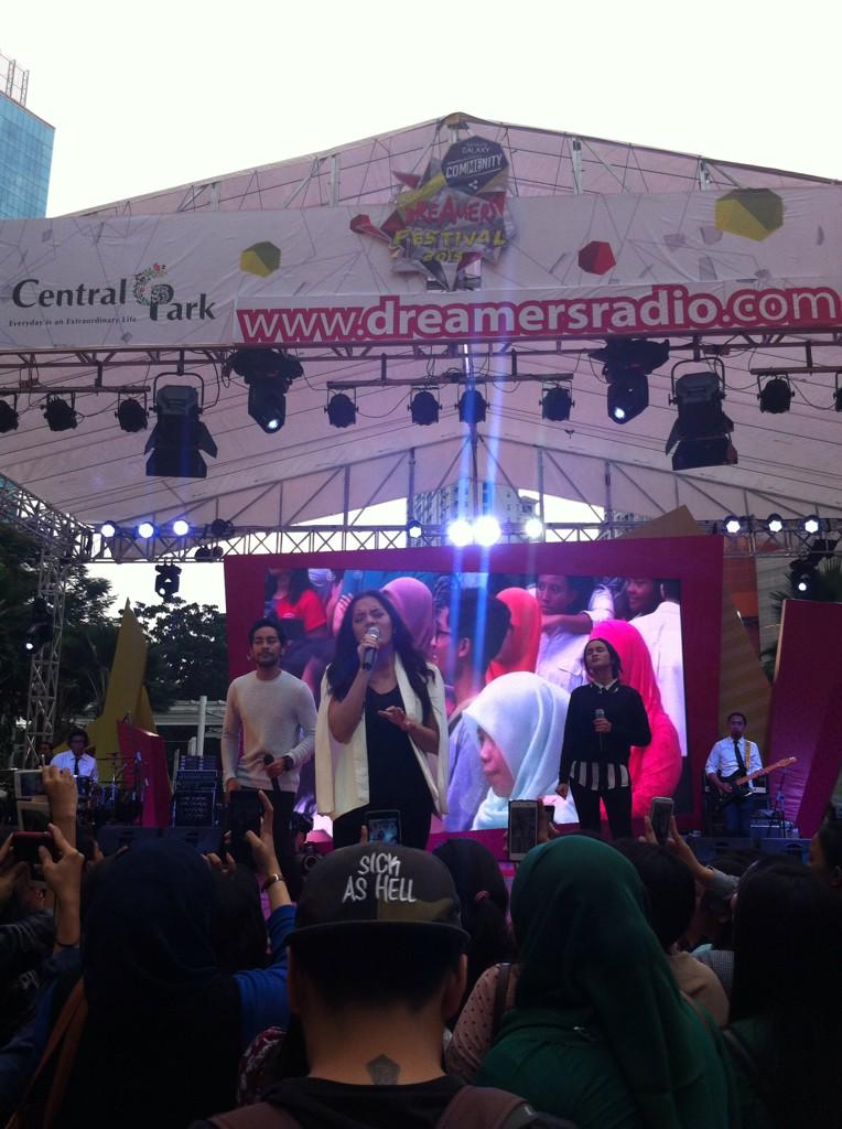 "<a href="/GAC_music/">Gamaliél Audrey Cantika</a>: Thank you <a href="/DreamersRadioID/">DREAMERS.ID / DREAMERS RADIO</a> for having us today.. Sukses selalu ;) "