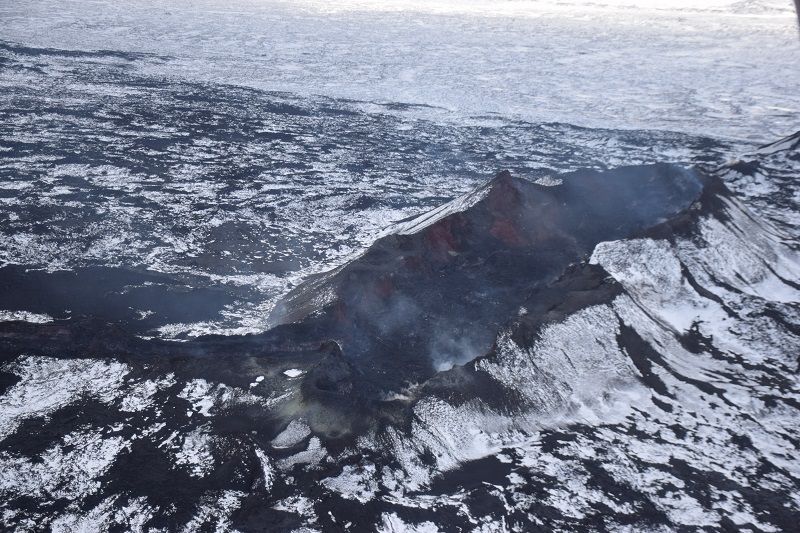 kolbeinntumi's tweet photo. The #eruption in #Bardarbunga #Iceland has come to an end. http://t.co/KbpJKZIzaq So long and thanks for all the fish http://t.co/9J1FCczogB
