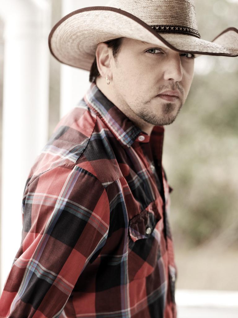     Happy birthday to Jason Aldean, 38 today :-) 
