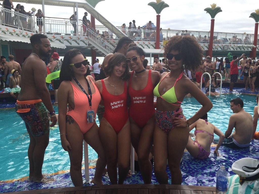 ItsSkarlly's tweet photo. TAKE ME BACK #MDBP14 http://t.co/T9WoljDI2s