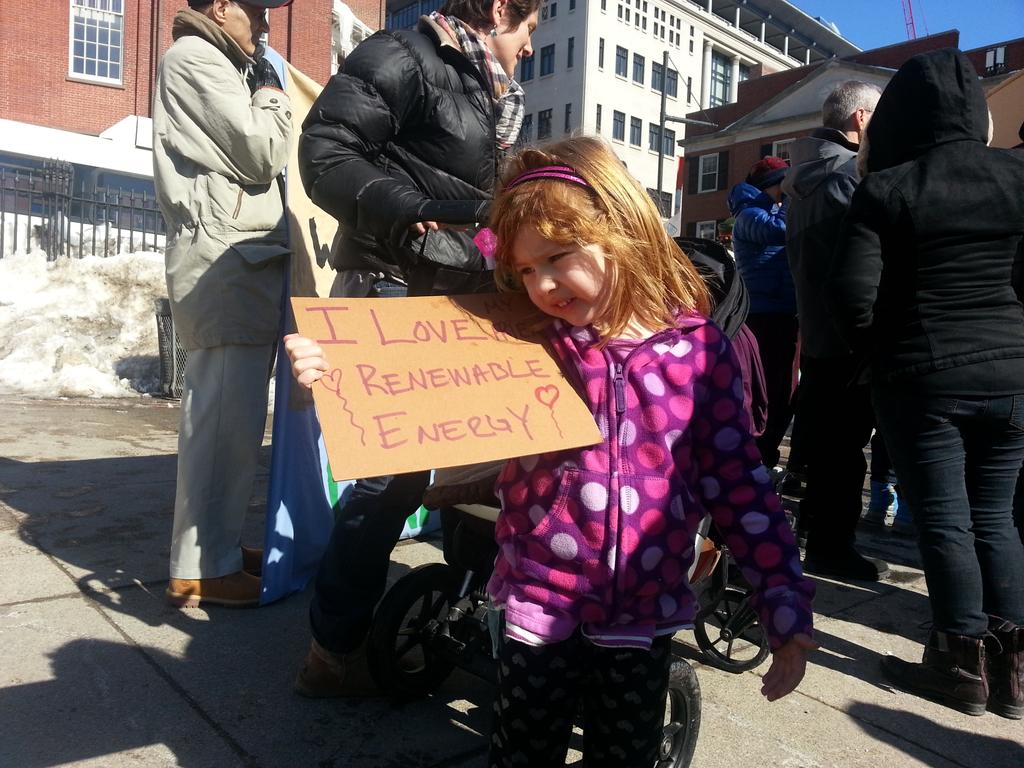 MothersOutFront's tweet photo. How can you say no to this face.  #SaveCapeWind.  #PowerupMa http://t.co/73ha8nkZ2h