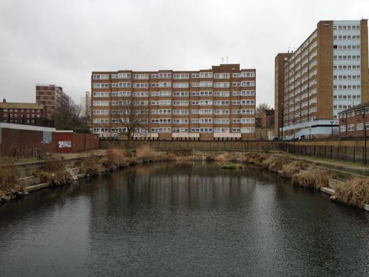 StudioKateJ's tweet photo. 1930s ballardian Lido/reservoir #walkingthethamespath http://t.co/FltqJM2nE2