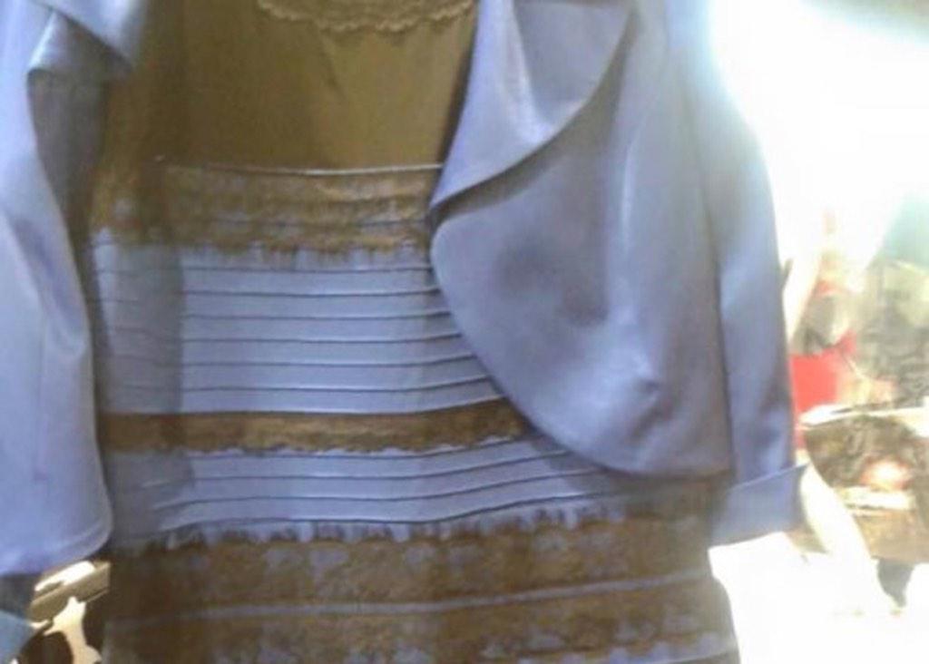 TakingPhoto's tweet image. What color? I see white and gold.