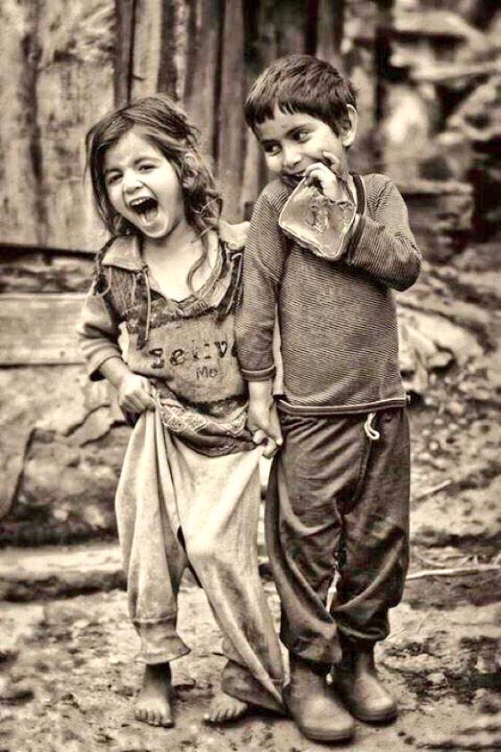 RayhanaBasil's tweet image. كل شَيء فيك حلو إنَّما
أنتَ أحلَى حينما تبتسِمُ☺️
إنَّ للبسمةِ سِحرا لو درى
عنه مَن ضَنُّوا لـماجفَ فَمُ!
#عيسى_جرابا