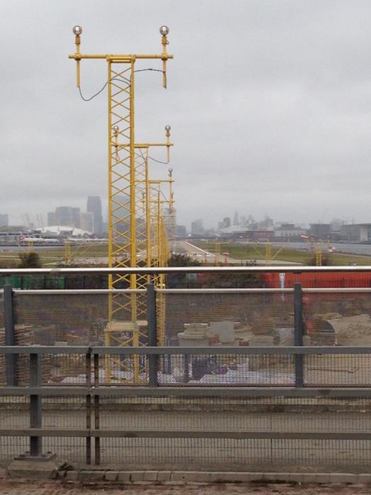 StudioKateJ's tweet photo. The runway at London City Airport #walkingthethamespath http://t.co/IwU4abyR3d