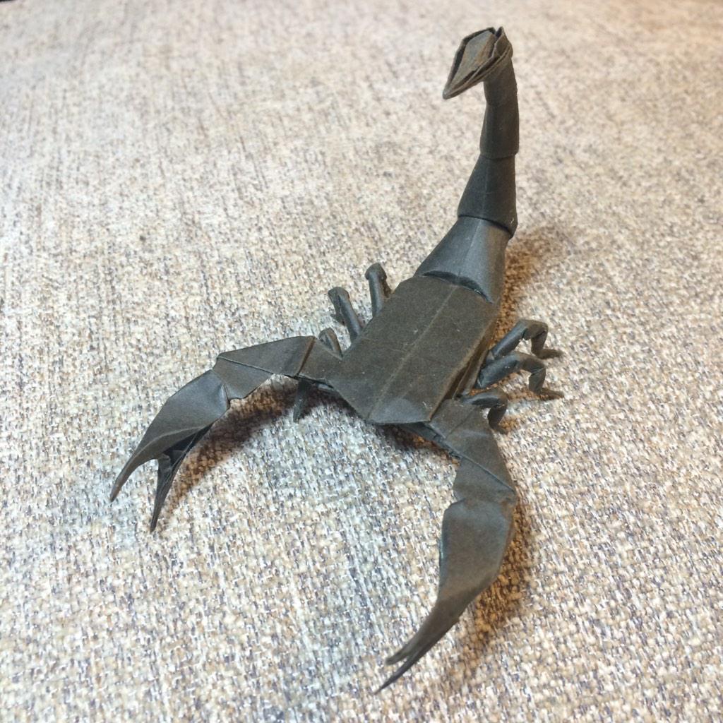 Hk Twitter वर 作品 サソリ 創作者 Robart J Lang氏 用紙 カラペラピス 30 5cm 難しかったけど 仕上げが楽しかった 特に脚の仕上げ 手のひらサイズ 折り紙作品折り比べ企画 折り紙作品 Http T Co Ud2ffdeafn