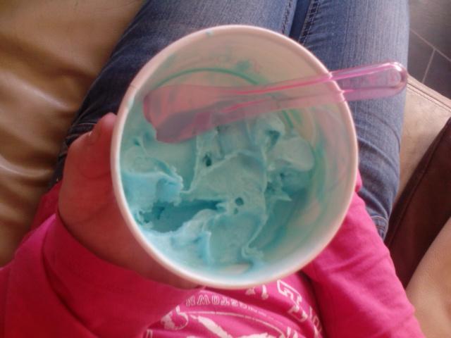 beautygamer882's tweet image. Hahahah mmmmmm lekker #iloveice 😘