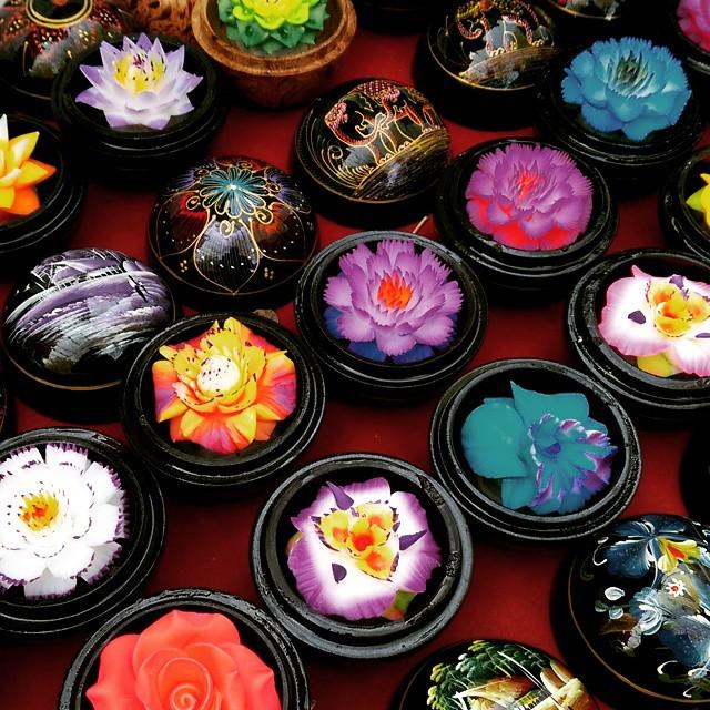 Lola_Dodge's tweet photo. Soap flowers ๐ธ๐บ๐ฎ๐ผ How and why are not important. Just soap flowers. #Thailand #chiangmai #soaptastic #travel #traveโฆ http://t.co/BAi02KXjOB
