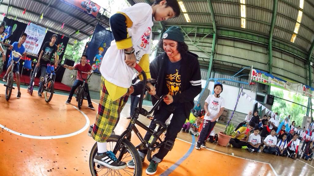 Bmx school <a href="/Zerotwofivefour/">ZTFFbmx</a> <a href="/wimcycle/">WIMCYCLE</a> @pierofootwear <a href="/Mugabewear/">I'm</a>