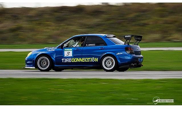 Ghostsracing's tweet photo. Ghostsracing Sti killing it last year on local toronto tracks👌 #stl #subaru #trackready #trackday #subarucanada #jdm http://t.co/rX0aXtRzgO