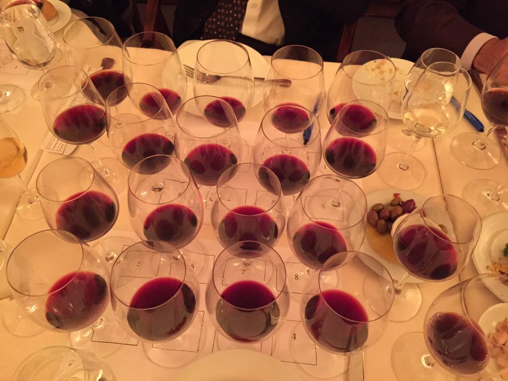 Terrific #sbtf dinner with #DanielBaron <a href="/SilverOak/">Silver Oak</a> #silveroak #twomey instagram.com/p/zpl53Dq8oV/ <a href="/solerany/">Solerany</a> <a href="/NapaVintners/">Napa Valley Vintners</a>